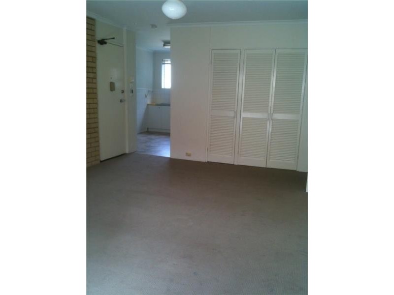 2/11 Daphne Street, Camp Hill QLD 4152