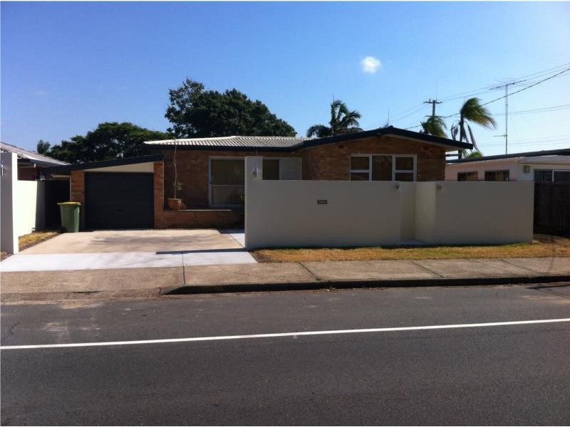1 Poinciana Boulevard, Broadbeach Waters QLD 4218