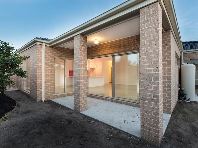 2/3 Ellenvale Drive, Narre Warren VIC 3805