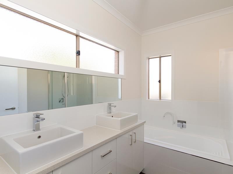 2/3 Ellenvale Drive, Narre Warren VIC 3805