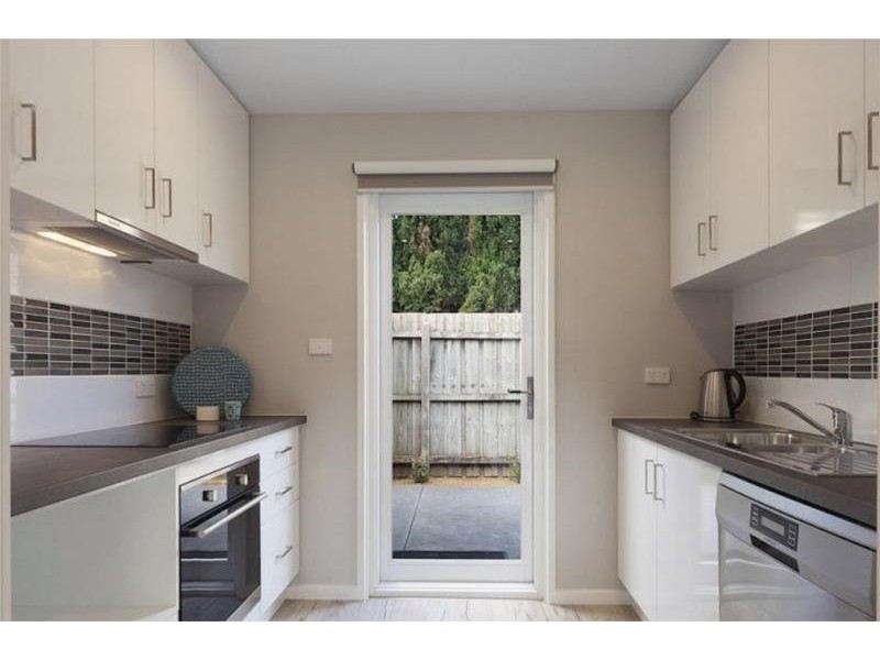 2/61 Bear Street, Mordialloc VIC 3195