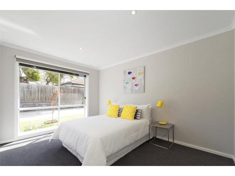 2/61 Bear Street, Mordialloc VIC 3195