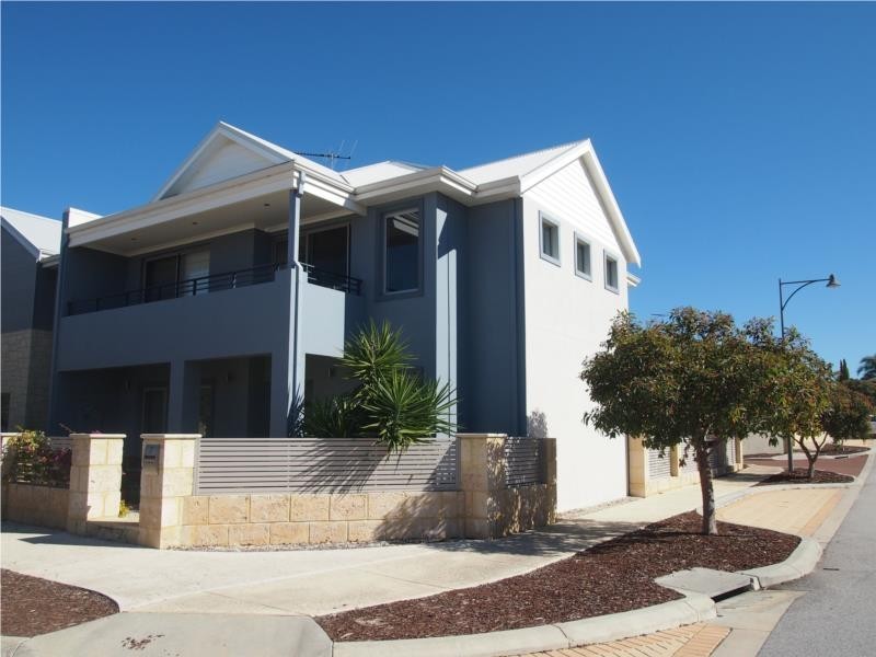 2 Fenian Pass, Hillarys WA 6025