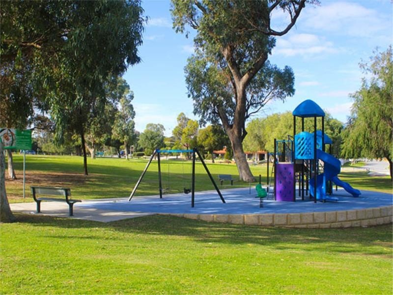 2 Fenian Pass, Hillarys WA 6025