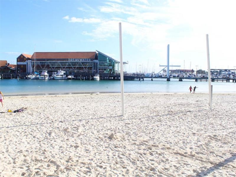 2 Fenian Pass, Hillarys WA 6025