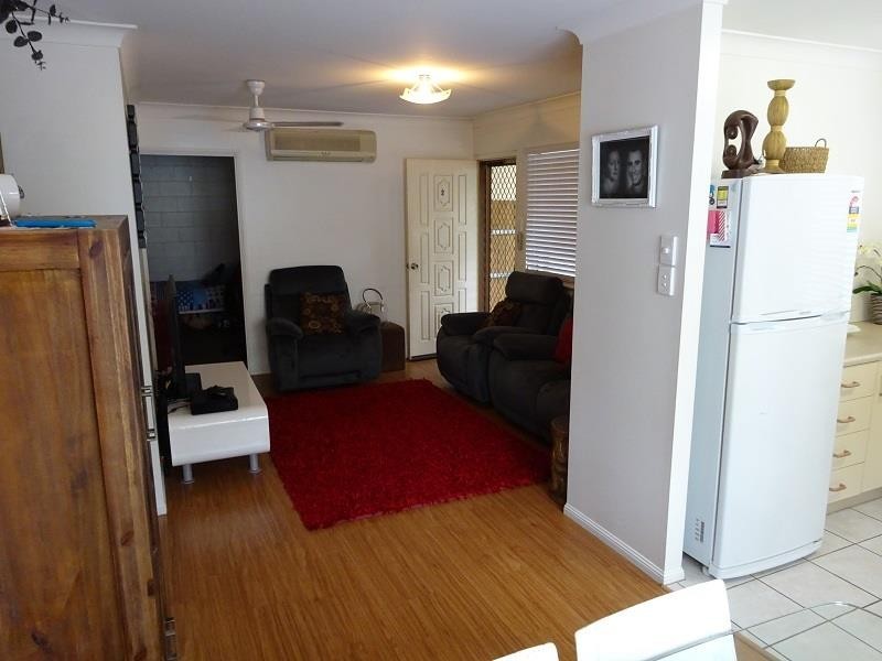 2/39 First Street, Railway Estate QLD 4810