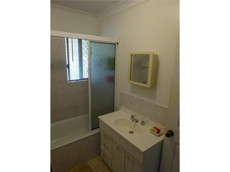 2/39 First Street, Railway Estate QLD 4810