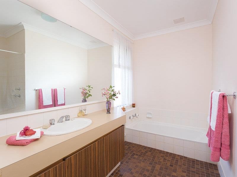 31 Spigl Way, Bateman WA 6150