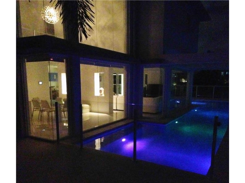 Broadbeach Waters QLD 4218