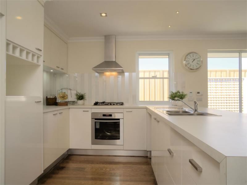 8 Malvern Road, Butler WA 6036