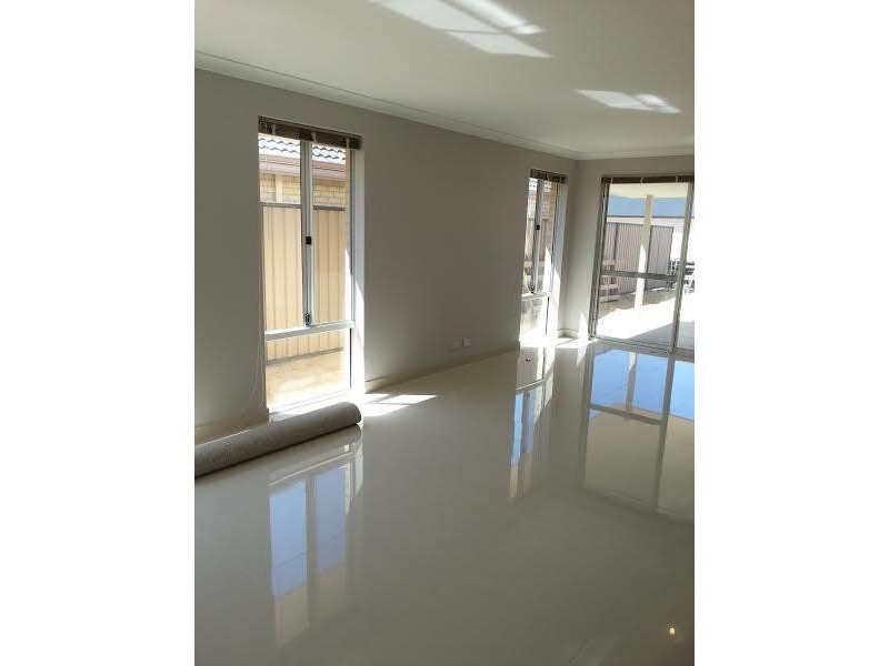 11 Narbonne Way, Piara Waters WA 6112