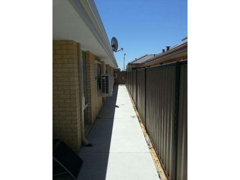 11 Narbonne Way, Piara Waters WA 6112