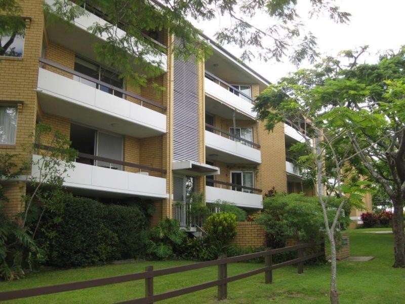 1/24 Laurence Street, St Lucia QLD 4067