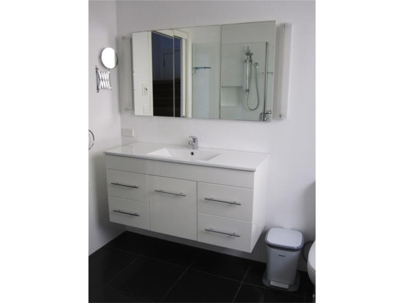 57 Griffin Road, North Curl Curl NSW 2099