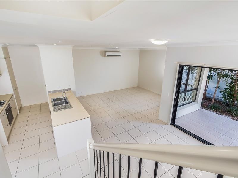26/16 Surbiton Court, Carindale QLD 4152