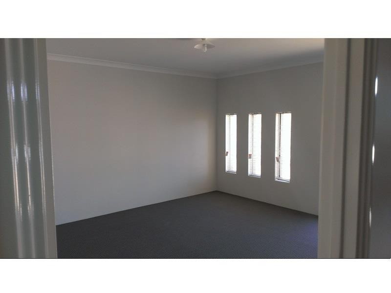 77 Sapphire Chase, Wellard WA 6170