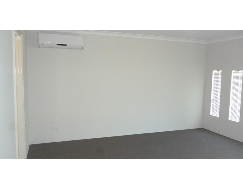 77 Sapphire Chase, Wellard WA 6170