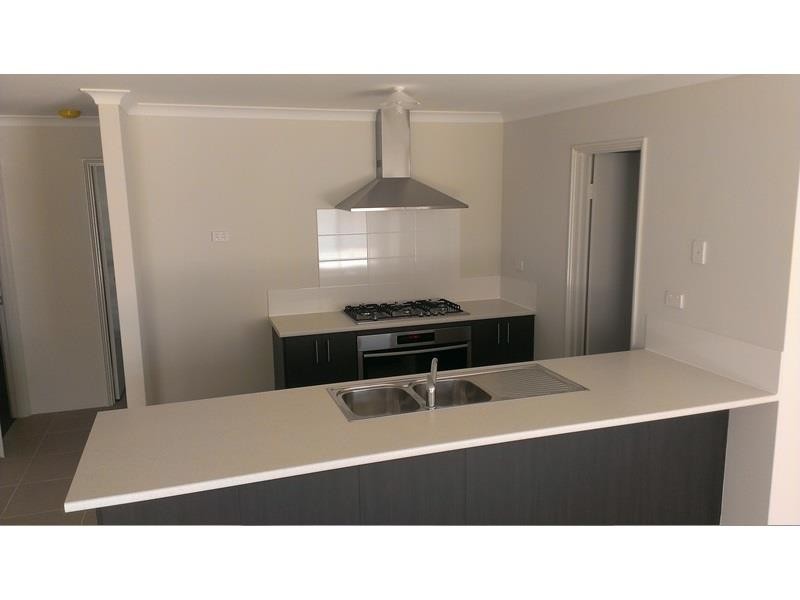 77 Sapphire Chase, Wellard WA 6170