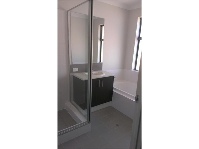 77 Sapphire Chase, Wellard WA 6170