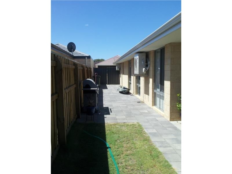 77 Sapphire Chase, Wellard WA 6170