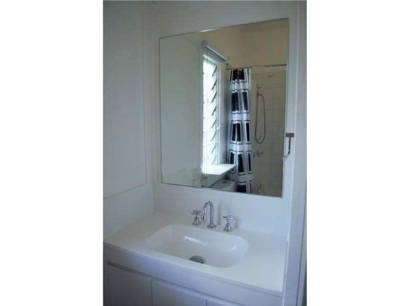 26 Rowton Street, Holland Park QLD 4121