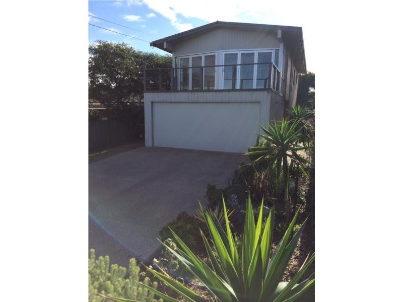 13 Genoa Street, Parkdale VIC 3195