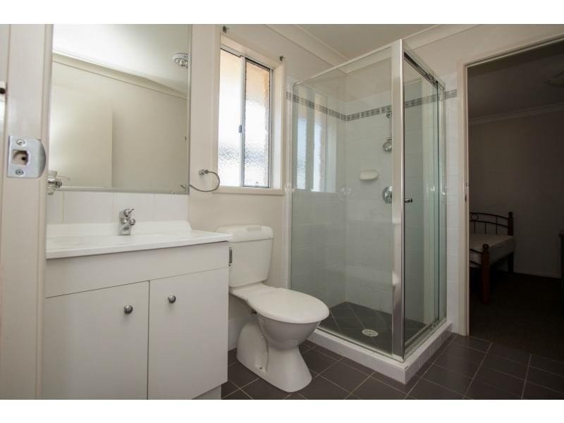 1/390 West Street, Kearneys Spring QLD 4350