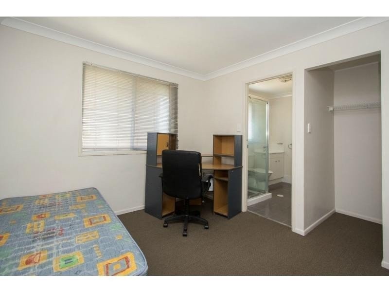 1/390 West Street, Kearneys Spring QLD 4350