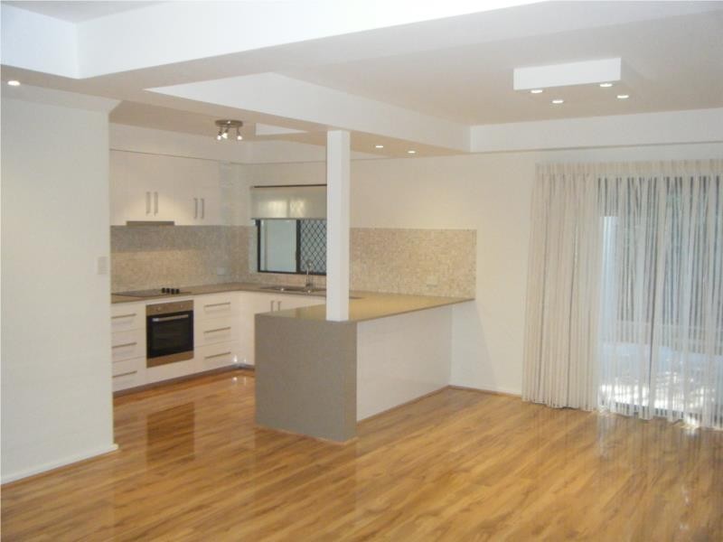 4/11 South Terrace, Como WA 6152