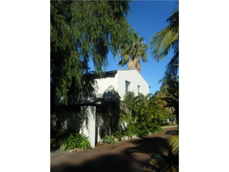 4/11 South Terrace, Como WA 6152