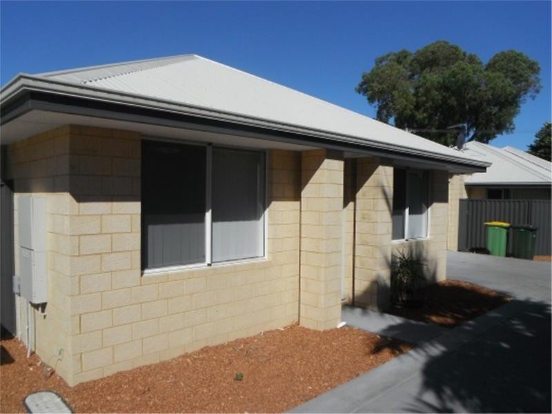 2/20 Smythe Street, Rockingham WA 6168
