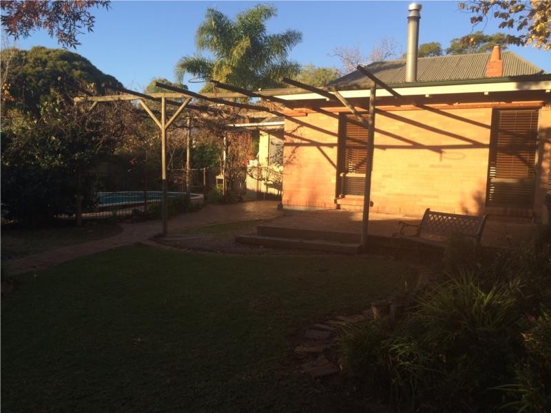 2 Braeside Avenue, Myrtle Bank SA 5064