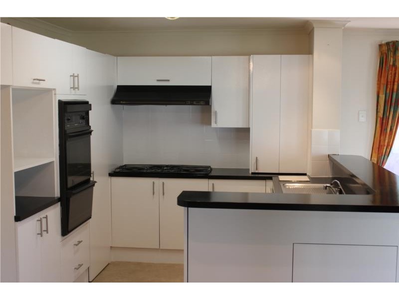 4 Eurunderee Avenue, Seacombe Gardens SA 5047