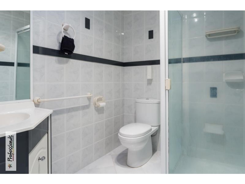 127 Shore Street North, Cleveland QLD 4163