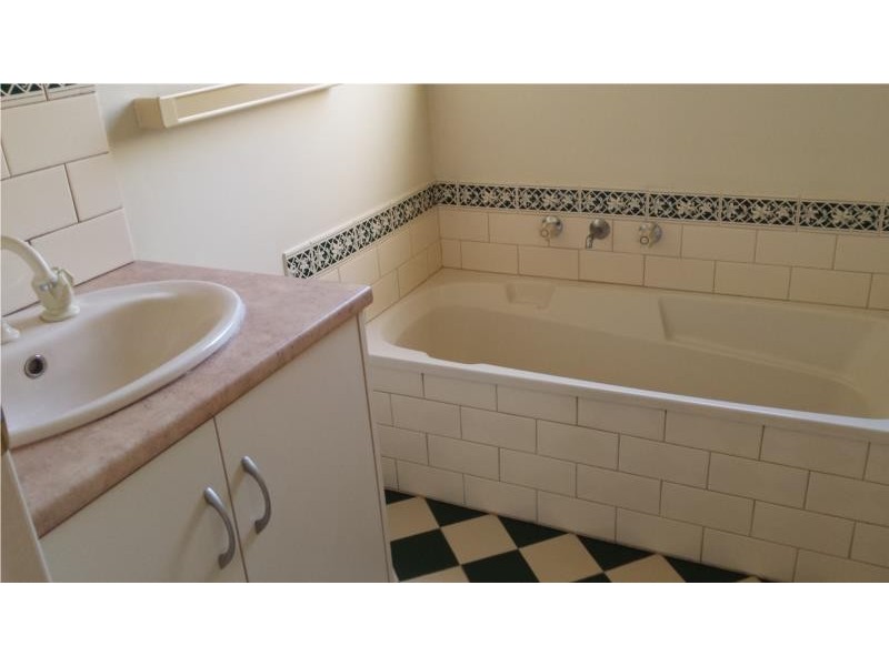 1/2 John Street, Woodside SA 5244