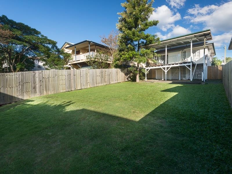 41 Russell Avenue, Norman Park QLD 4170