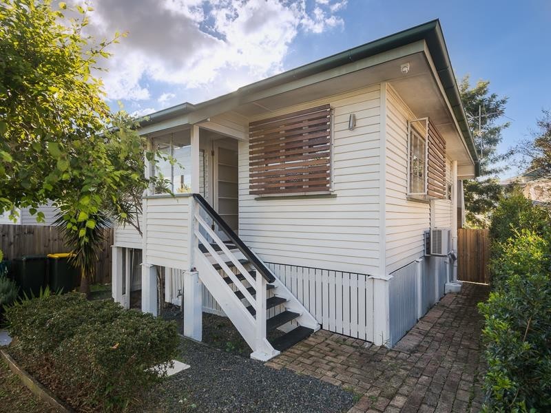 41 Russell Avenue, Norman Park QLD 4170