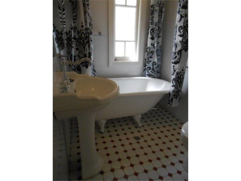 16 Aster Street, Cannon Hill QLD 4170