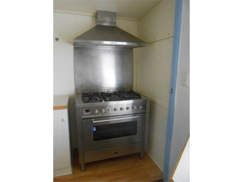 16 Aster Street, Cannon Hill QLD 4170