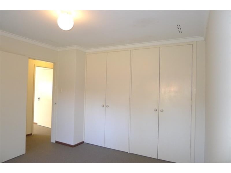 25 CUMBERLAND WAY, Bassendean WA 6054