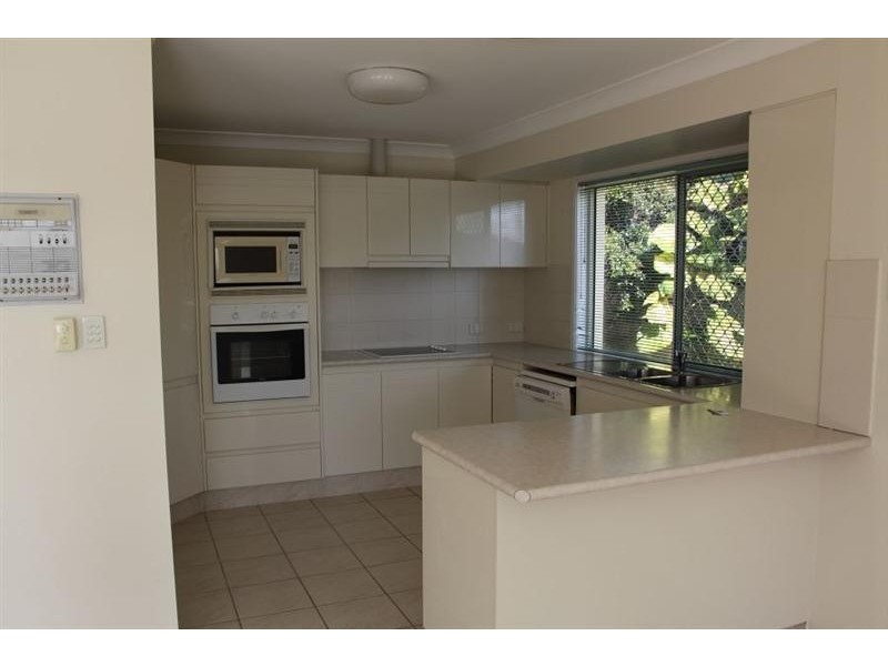 Hollywell QLD 4216