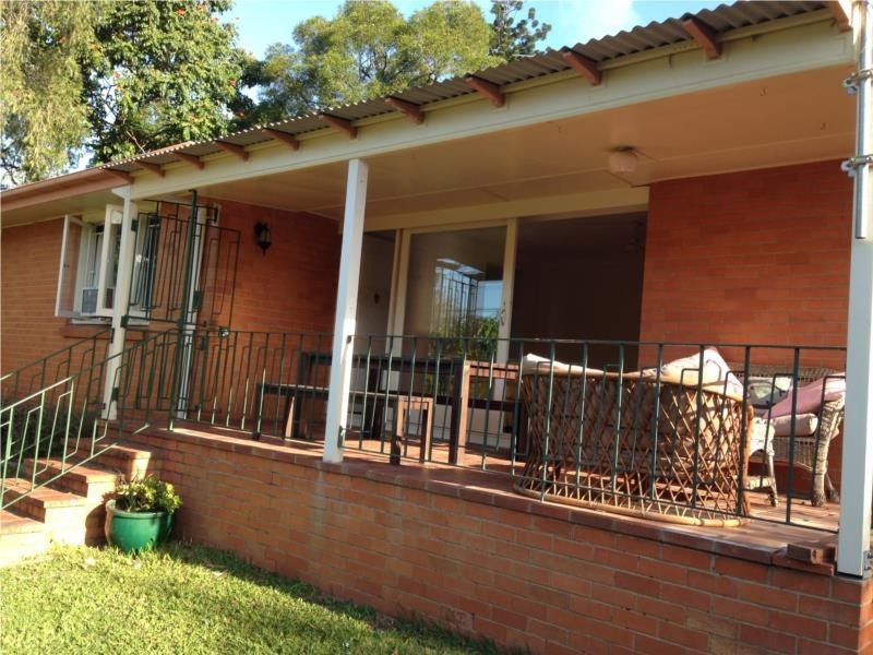 1 Currong Street, Kenmore QLD 4069