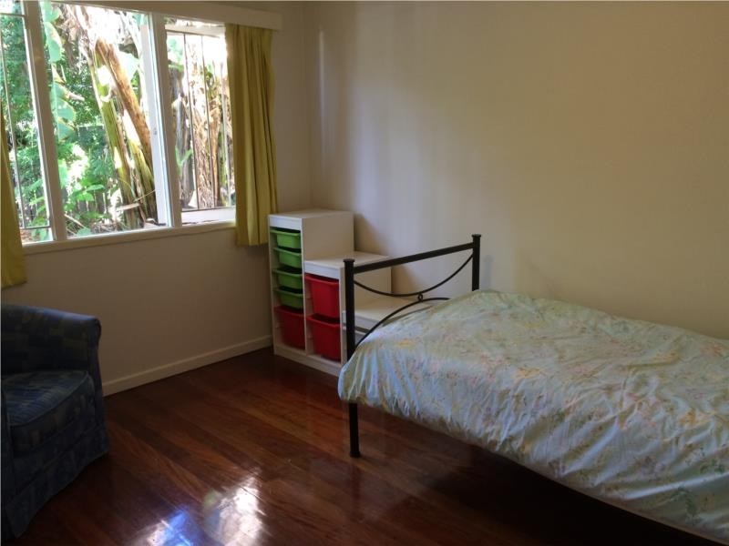 1 Currong Street, Kenmore QLD 4069