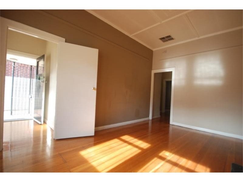 4B Lymington Street, Glenelg SA 5045