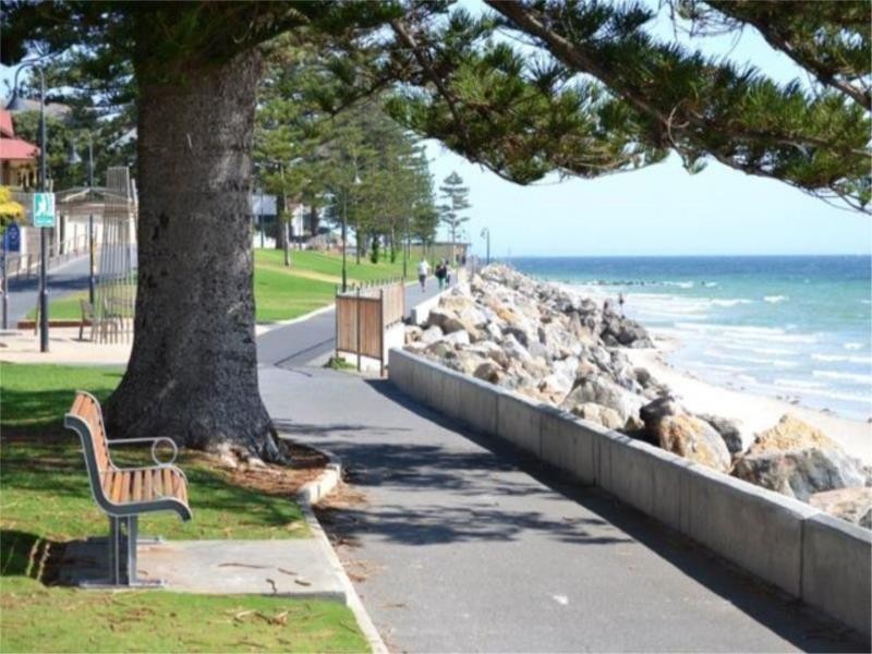 4B Lymington Street, Glenelg SA 5045