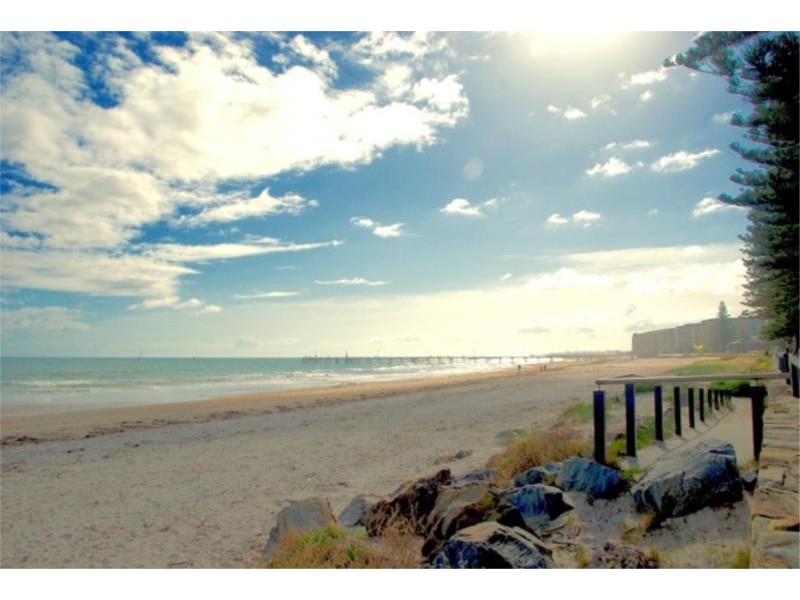 4B Lymington Street, Glenelg SA 5045