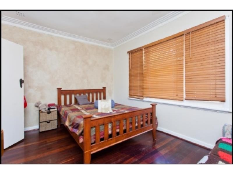 2 Urch Road, Kalamunda WA 6076
