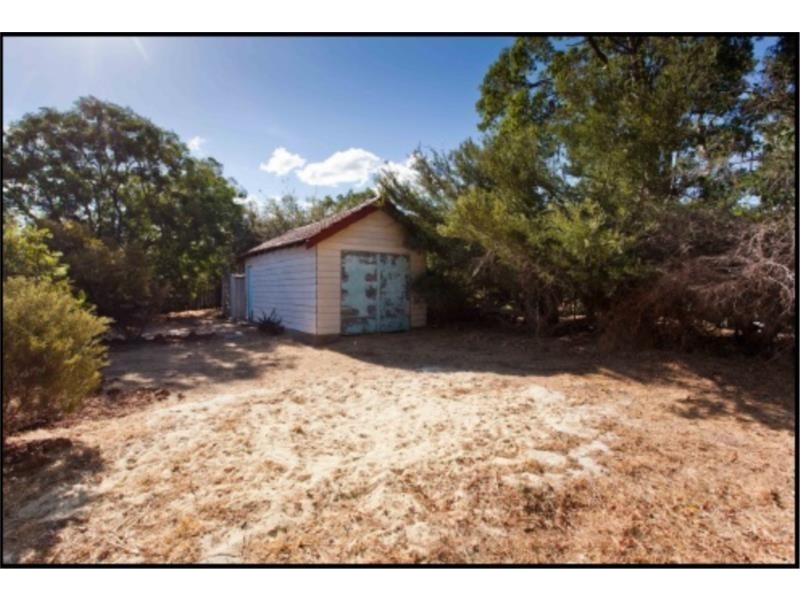 2 Urch Road, Kalamunda WA 6076