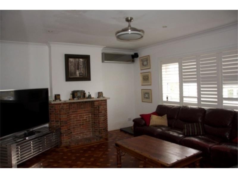 2 Swan Street, Woolooware NSW 2230