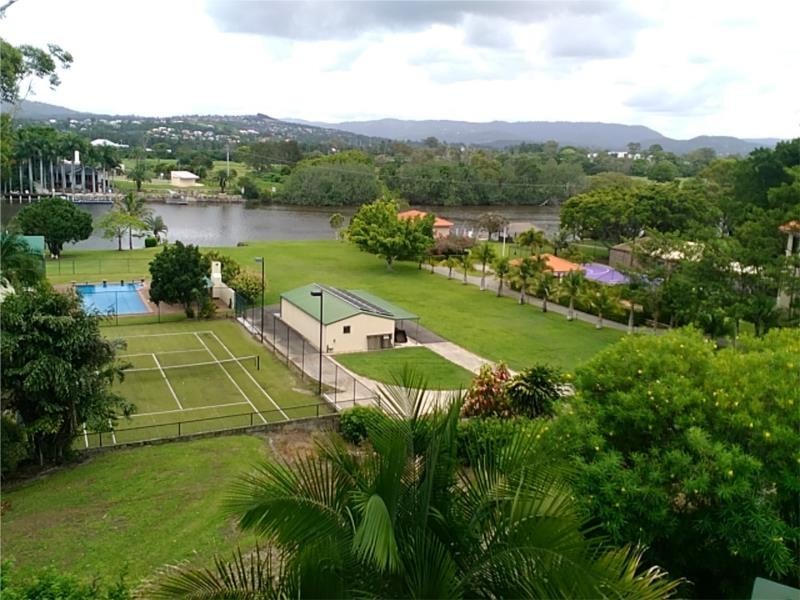 42 Reed Street, Ashmore QLD 4214